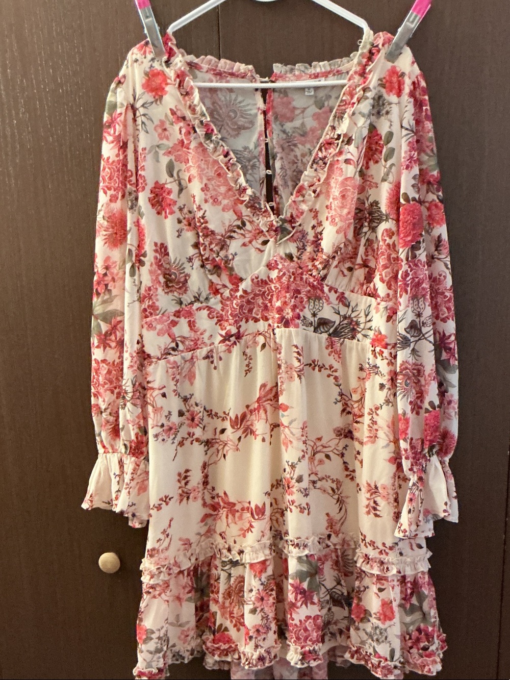 Floral Ruffle V-Neck Long Sleeve Dress Top - Cream & Pink is missing a button